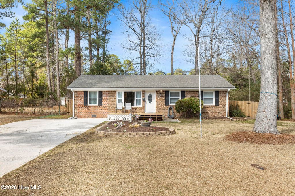 202 Pineview Street, Havelock, NC 28532