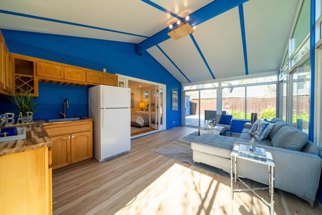 1009 Sir Francis Avenue, Capitola, CA 95010