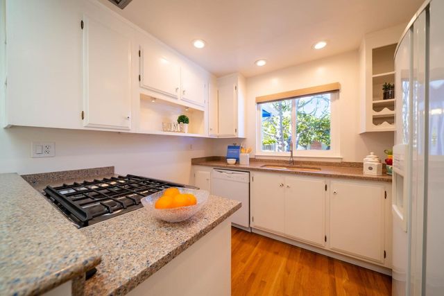 1009 Sir Francis Avenue, Capitola, CA 95010