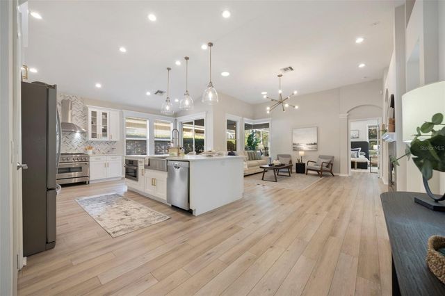 9617 GREENPOINTE DRIVE, Tampa, FL 33626