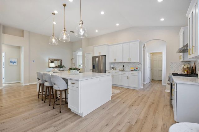 9617 GREENPOINTE DRIVE, Tampa, FL 33626