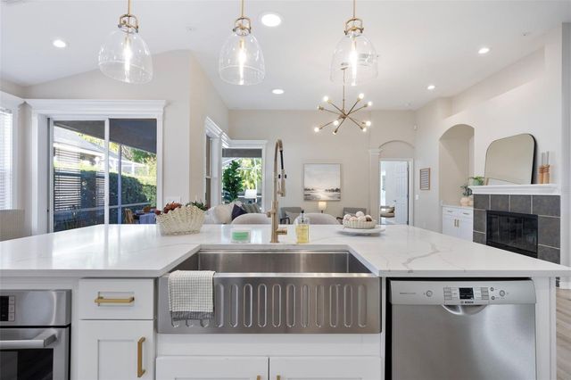 9617 GREENPOINTE DRIVE, Tampa, FL 33626