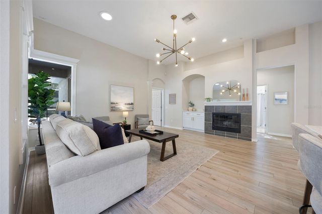 9617 GREENPOINTE DRIVE, Tampa, FL 33626