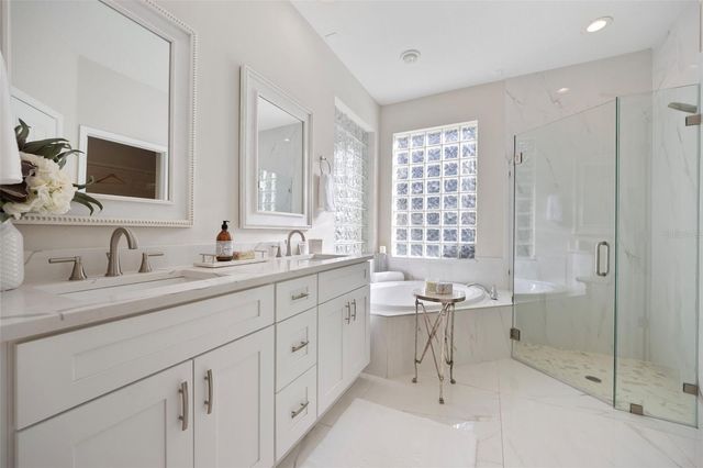 9617 GREENPOINTE DRIVE, Tampa, FL 33626