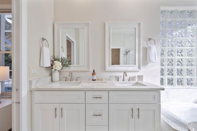 9617 GREENPOINTE DRIVE, Tampa, FL 33626