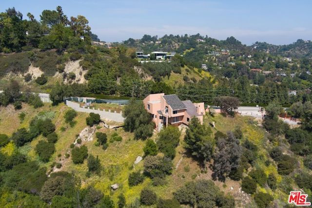 3025 Benedict Canyon Drive, Los Angeles, CA 90210