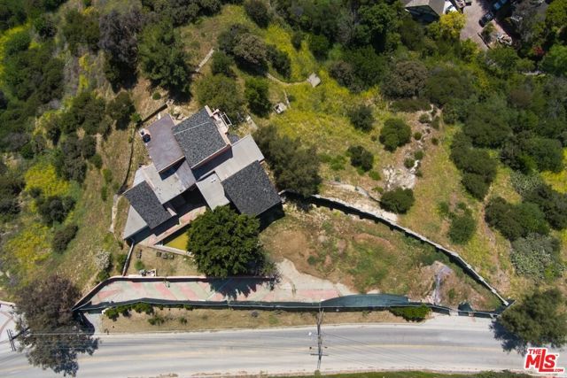 3025 Benedict Canyon Drive, Los Angeles, CA 90210