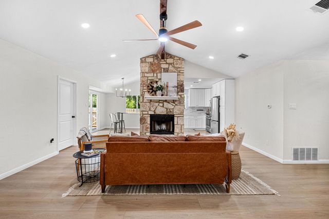 3012 Monument DR, Round Rock, TX 78681