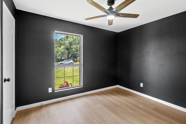 3012 Monument DR, Round Rock, TX 78681