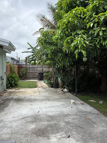 741 Roseland Drive, West Palm Beach, FL 33405