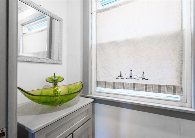 27 Lydick Avenue, Warwick, RI 02888