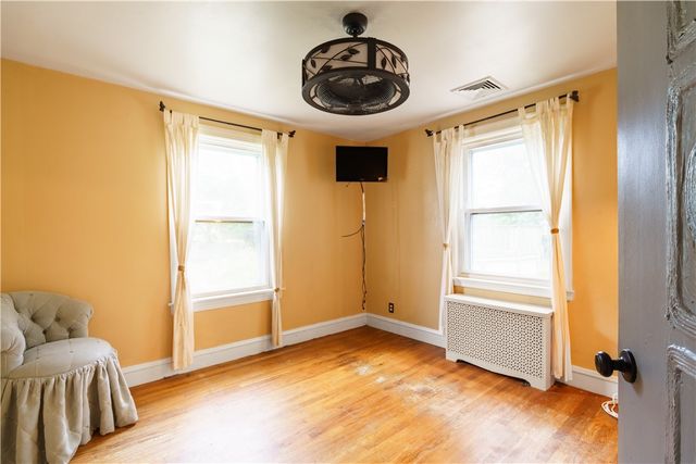 27 Lydick Avenue, Warwick, RI 02888