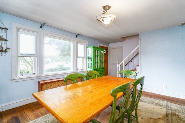 27 Lydick Avenue, Warwick, RI 02888