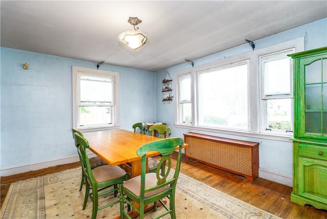 27 Lydick Avenue, Warwick, RI 02888