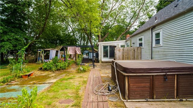 27 Lydick Avenue, Warwick, RI 02888