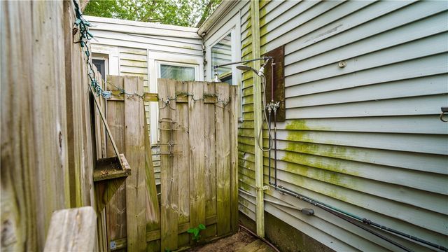 27 Lydick Avenue, Warwick, RI 02888
