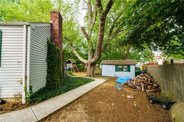 27 Lydick Avenue, Warwick, RI 02888