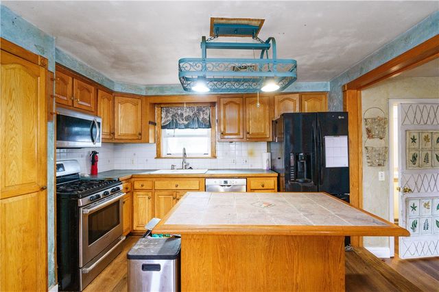 27 Lydick Avenue, Warwick, RI 02888