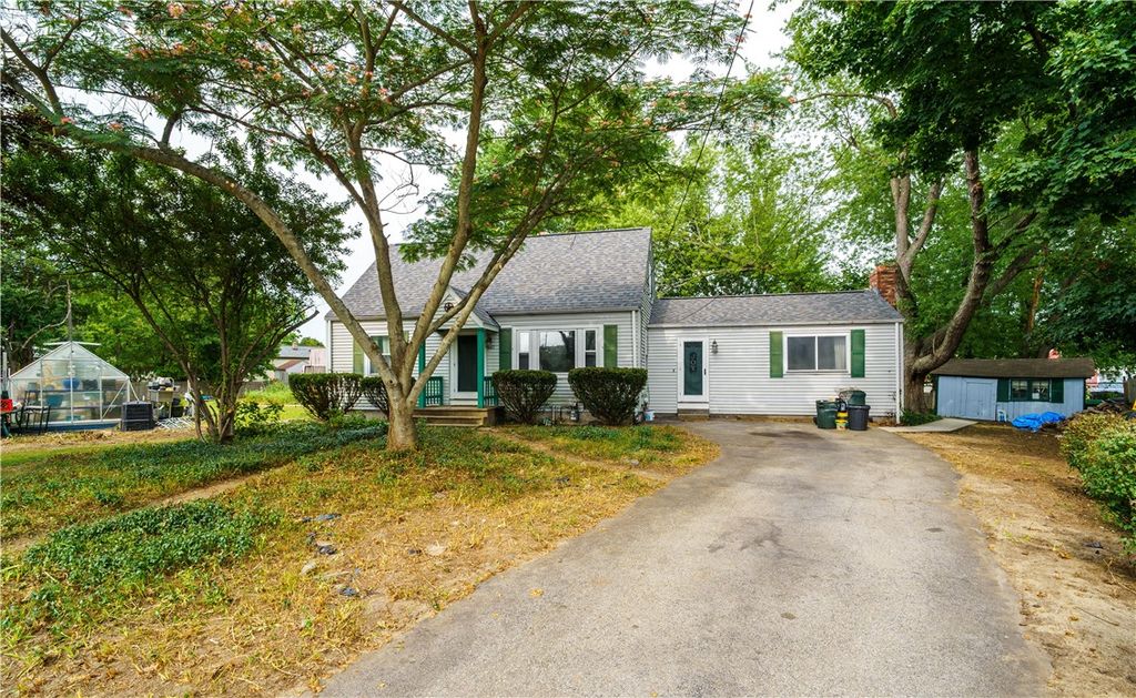 27 Lydick Avenue, Warwick, RI 02888