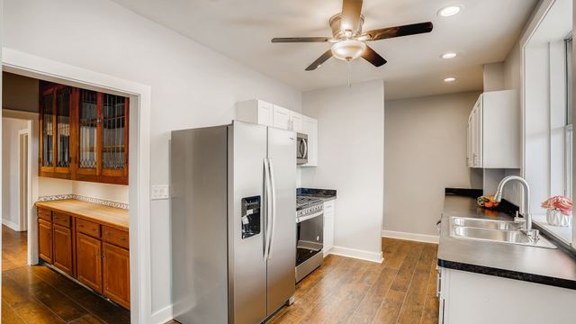 921 W Agatite Avenue 3, Chicago, IL 60640