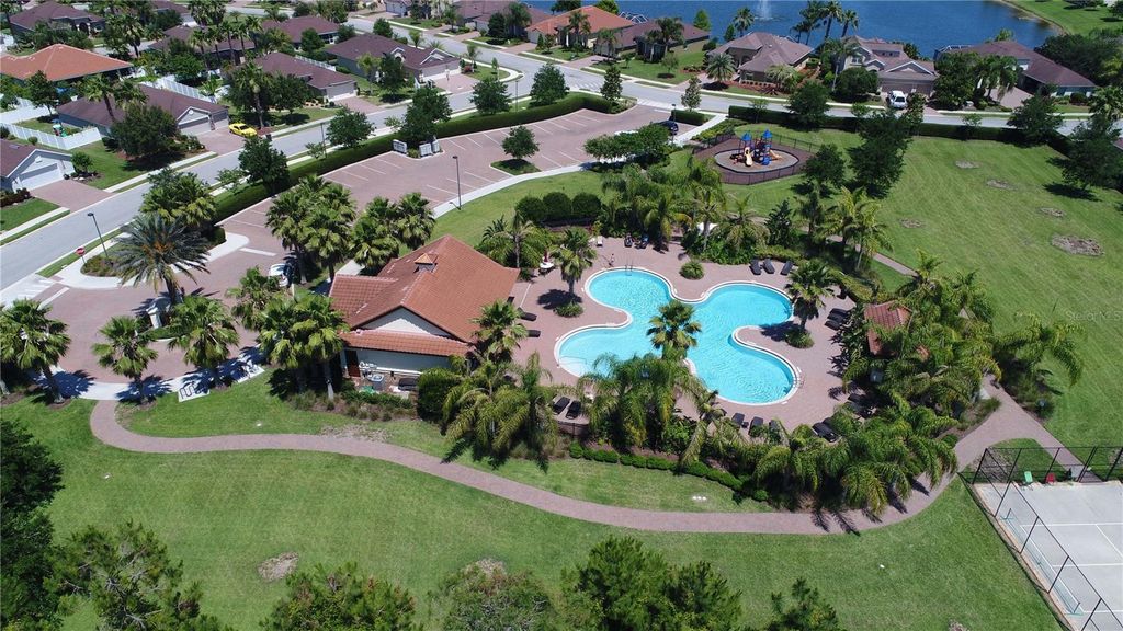 Image 50 of property listing at 68 GRAHAM WOODS PLACE, Palm Coast, FL 32137