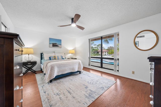 407 Brackenwood Lane S, Palm Beach Gardens, FL 33418