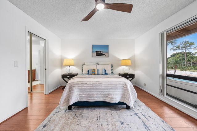 407 Brackenwood Lane S, Palm Beach Gardens, FL 33418