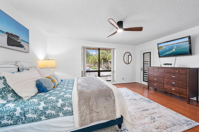 407 Brackenwood Lane S, Palm Beach Gardens, FL 33418