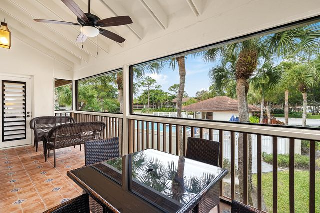 407 Brackenwood Lane S, Palm Beach Gardens, FL 33418