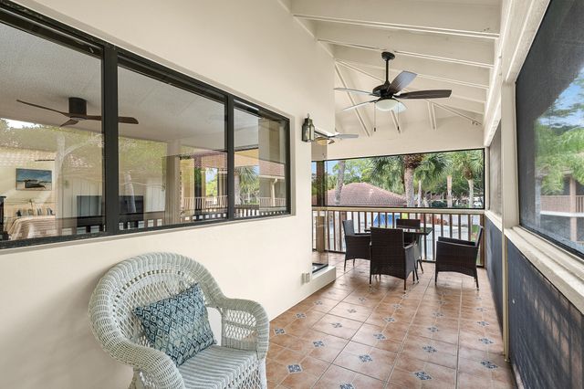 407 Brackenwood Lane S, Palm Beach Gardens, FL 33418