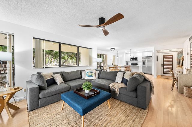 407 Brackenwood Lane S, Palm Beach Gardens, FL 33418