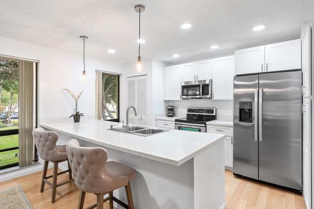 407 Brackenwood Lane S, Palm Beach Gardens, FL 33418