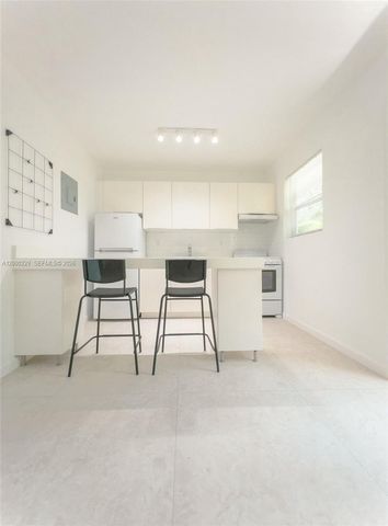 3676 Oak Ave 7, Miami, FL 33133