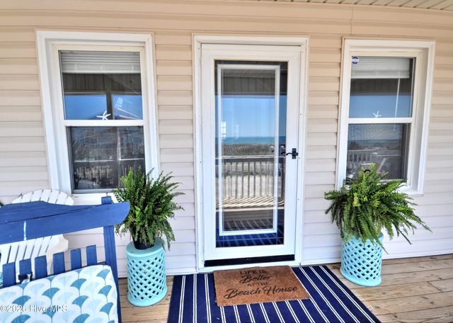 461 E Third Street, Ocean Isle Beach, NC 28469