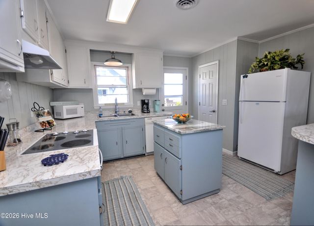 461 E Third Street, Ocean Isle Beach, NC 28469