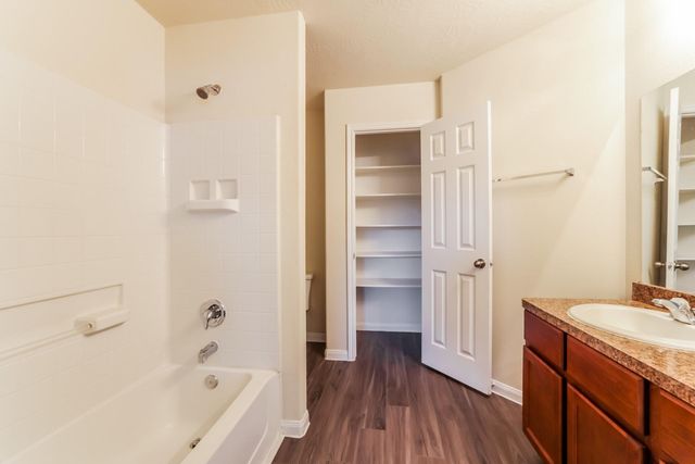 10931 Myrtle Oak Street, Houston, TX 77016