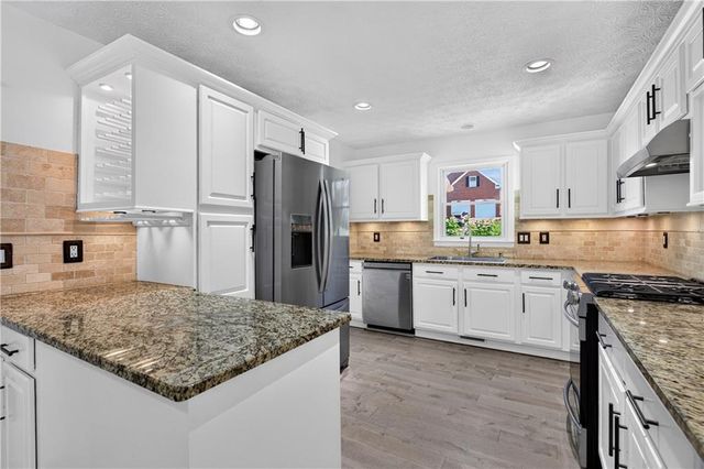 1327 Velvet Creek Way SW, Marietta, GA 30008