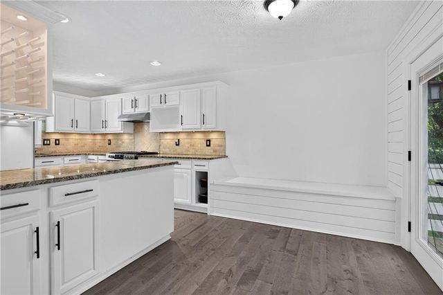 1327 Velvet Creek Way SW, Marietta, GA 30008