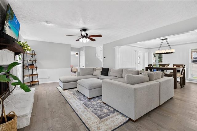 1327 Velvet Creek Way SW, Marietta, GA 30008