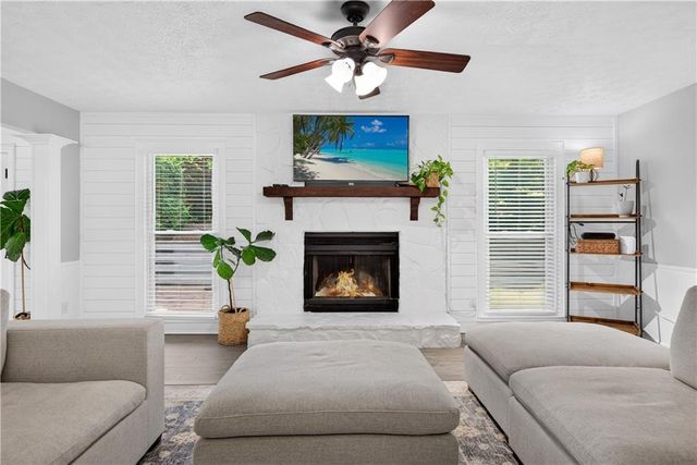 1327 Velvet Creek Way SW, Marietta, GA 30008