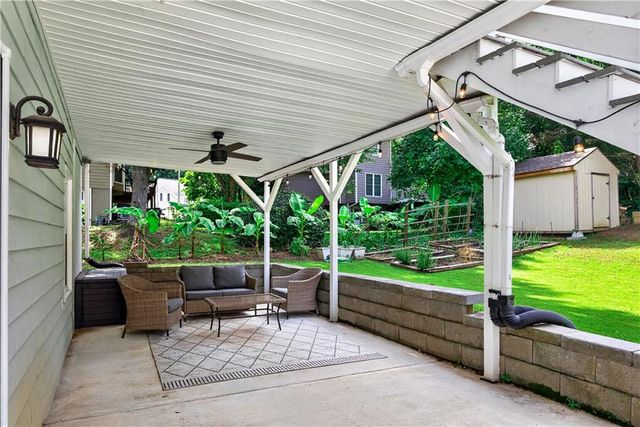 1327 Velvet Creek Way SW, Marietta, GA 30008