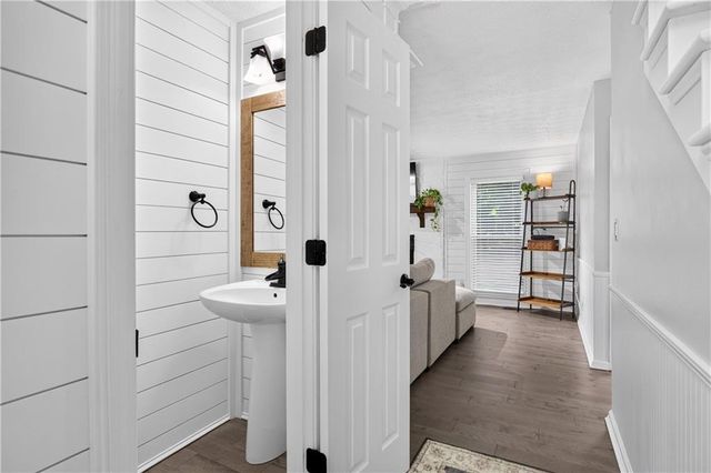 1327 Velvet Creek Way SW, Marietta, GA 30008