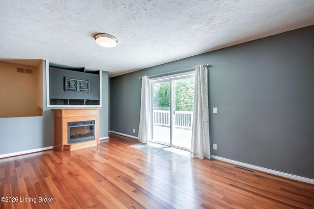 1704 Grange Dr, La Grange, KY 40031