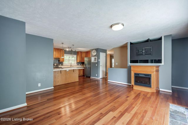 1704 Grange Dr, La Grange, KY 40031
