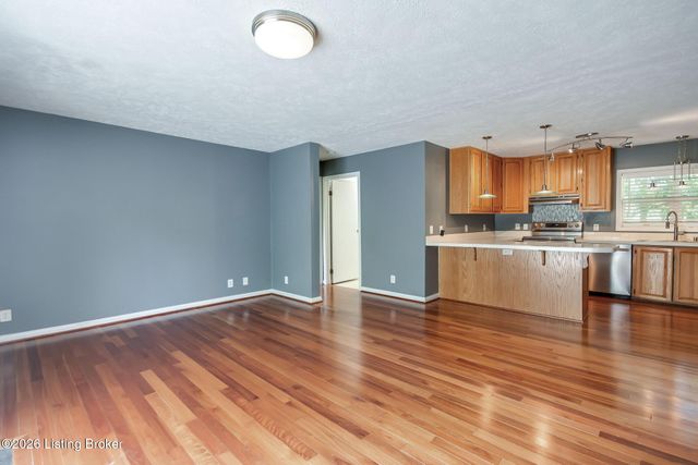 1704 Grange Dr, La Grange, KY 40031