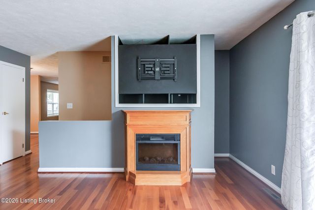 1704 Grange Dr, La Grange, KY 40031