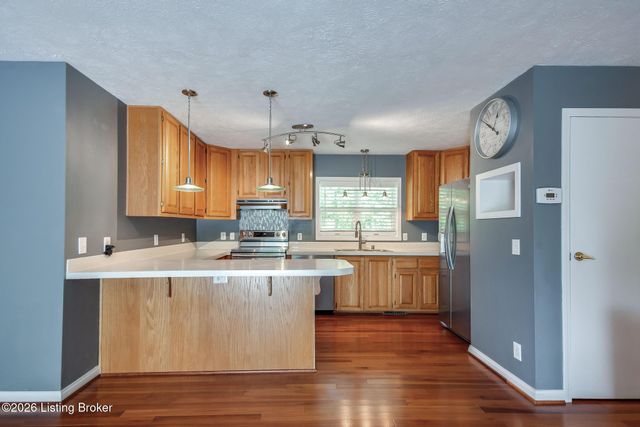 1704 Grange Dr, La Grange, KY 40031