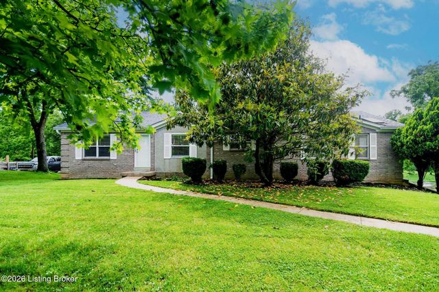 1704 Grange Dr, La Grange, KY 40031