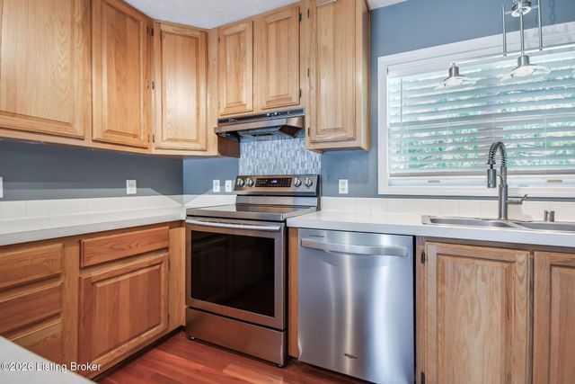 1704 Grange Dr, La Grange, KY 40031