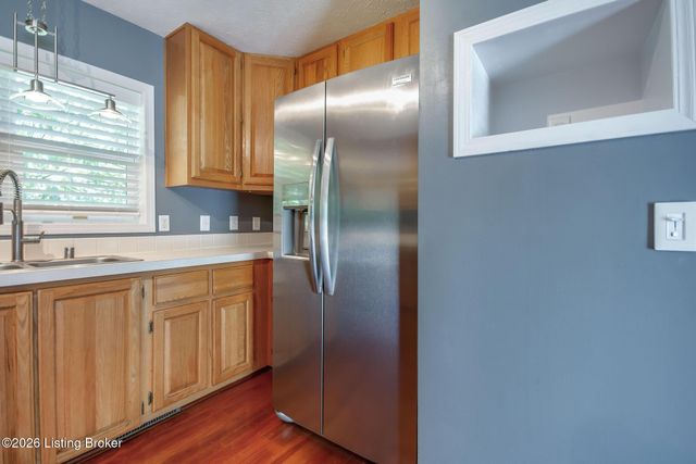 1704 Grange Dr, La Grange, KY 40031